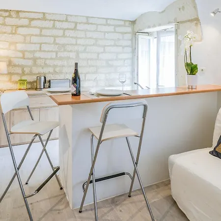 Large And Bright Studio City Center Lejlighed